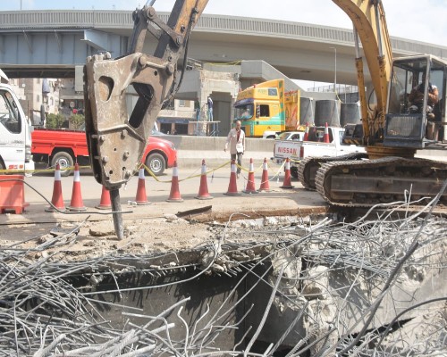 الهجان يتابع تطوير كوبري المصنع الحربي ببنها..وصيانةكوبري الثلاجة