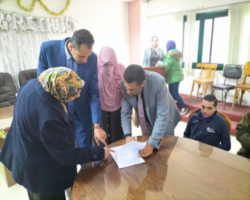 القوى العاملة: عقود عمل لذوى همم  بالإسكندرية.. صور
