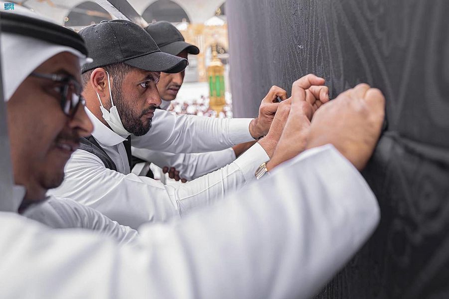 الكعبة تستعد لاستقبال شهر رمضان 