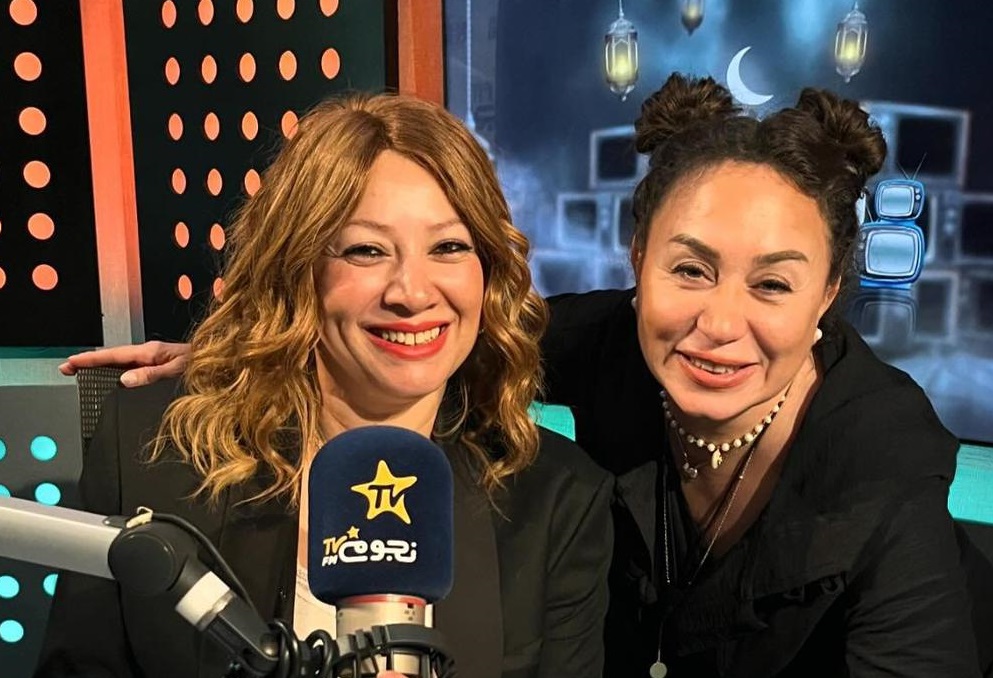 انتصار وإنجي علي 