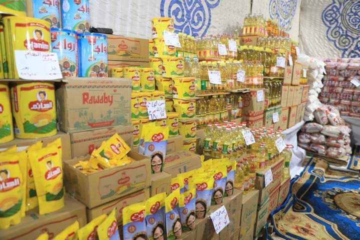 محافظ سوهاج يتفقد معرض 