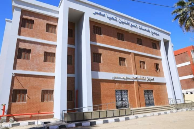 محافظ سوهاج يتابع الموقف التنفيذي لإنشاء 30 مجمع خدمات حكومية 