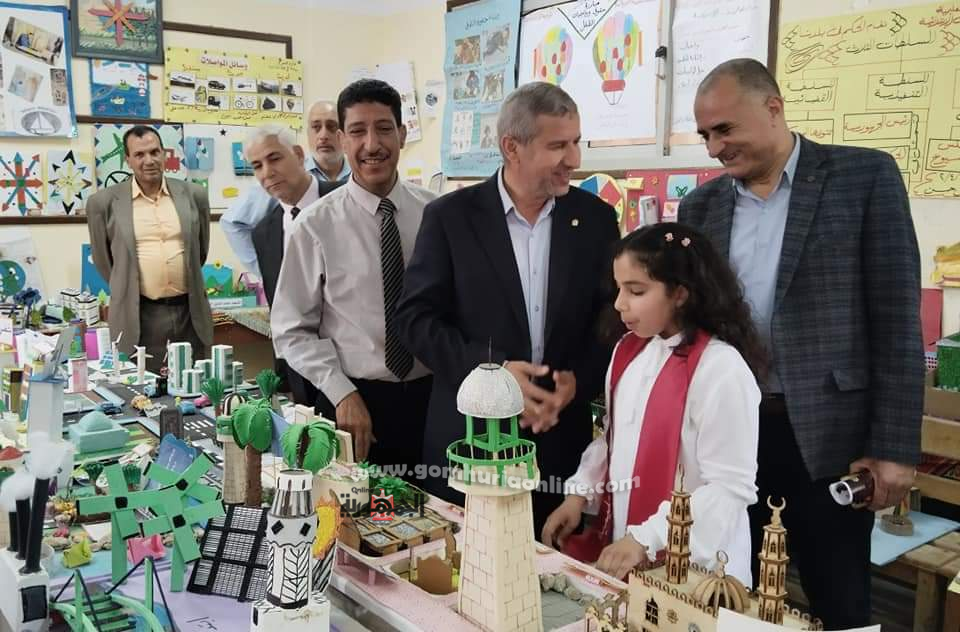 مدير تعليم دمياط يشهد ورش عمل الدراسات الإجتماعية بمدارس كفر سعد 