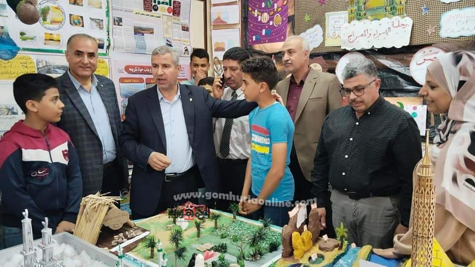 مدير تعليم دمياط يشهد ورش عمل الدراسات الإجتماعية بمدارس كفر سعد 