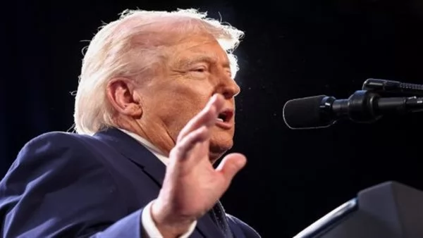 ترامب: الاتفاق مع إيران أصبح جاهزا.. ومؤمن بإمكانية التواصل إليه قريبا 