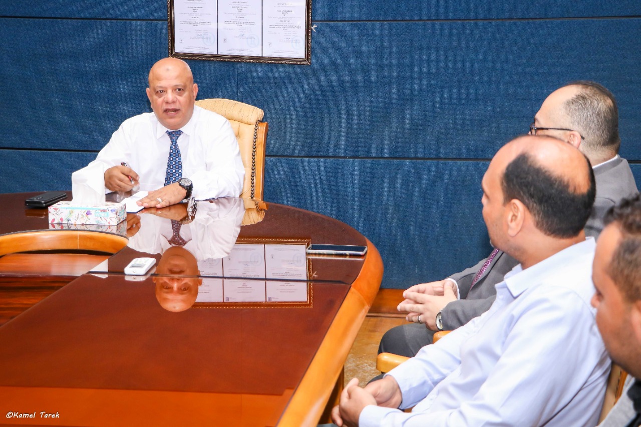 رئيس هيئة ميناء دمياط يجتمع بأعضاء اللجنة النقابية للعاملين الجدد 