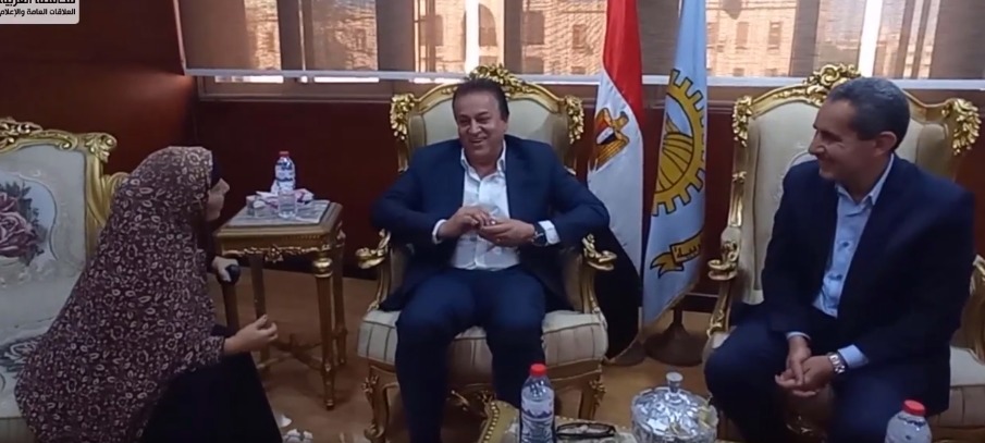   خالد عبد الغفار يستقبل 