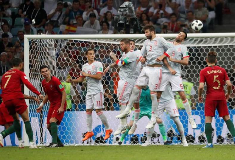 البرتغال تهزم التشيك وتحتل وصافة المجموع