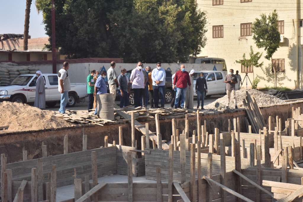 محافظ أسيوط يتفقد الاعمال الانشائية بمركز صدفا   