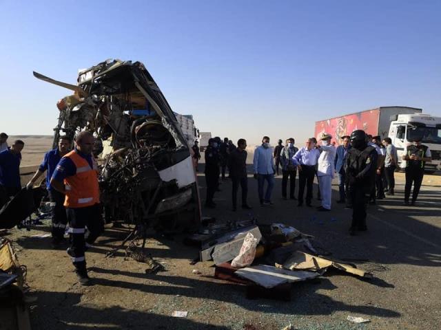 مصرع 23 شخصا واصابة 32 فى تصادم بطريق الصعيد بملوى