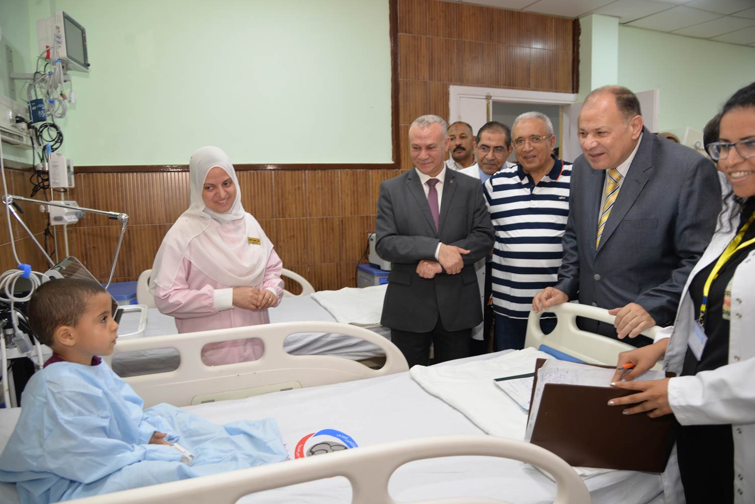  محافظ أسيوط يفتتح وحدة الرعاية المركزة للأطفال بمستشفى المبرة 