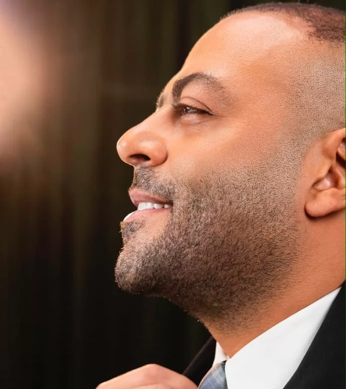 النجم تامر عاشور