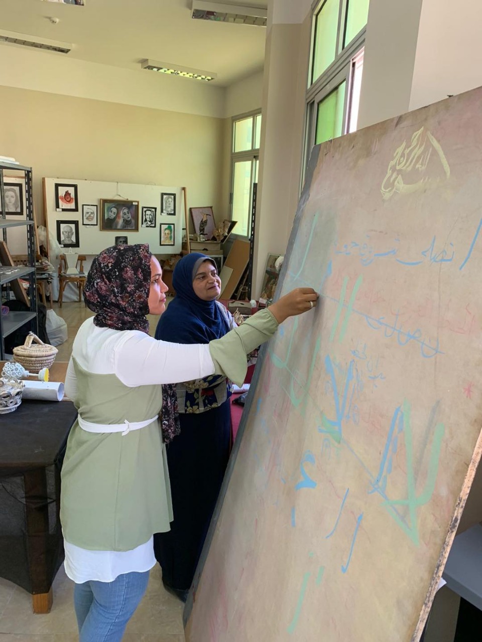 تعليم الخط العربي وأهمية المشاركة‏ الطلابية في الأنشطة ورشتان عمل بجامعة كفرالشيخ 