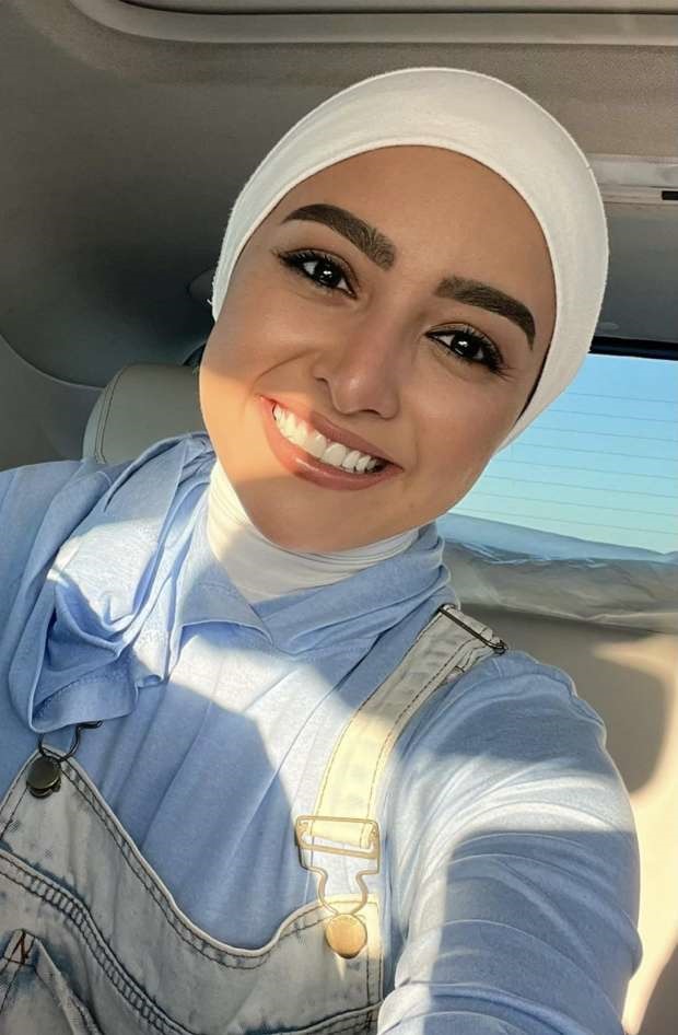 هلا رشدي 