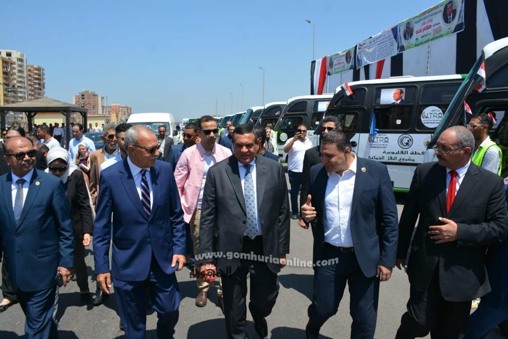 وزير التنمية المحلية ومحافظ القليوبية يفتتحان مشروع النقل الجماعى
