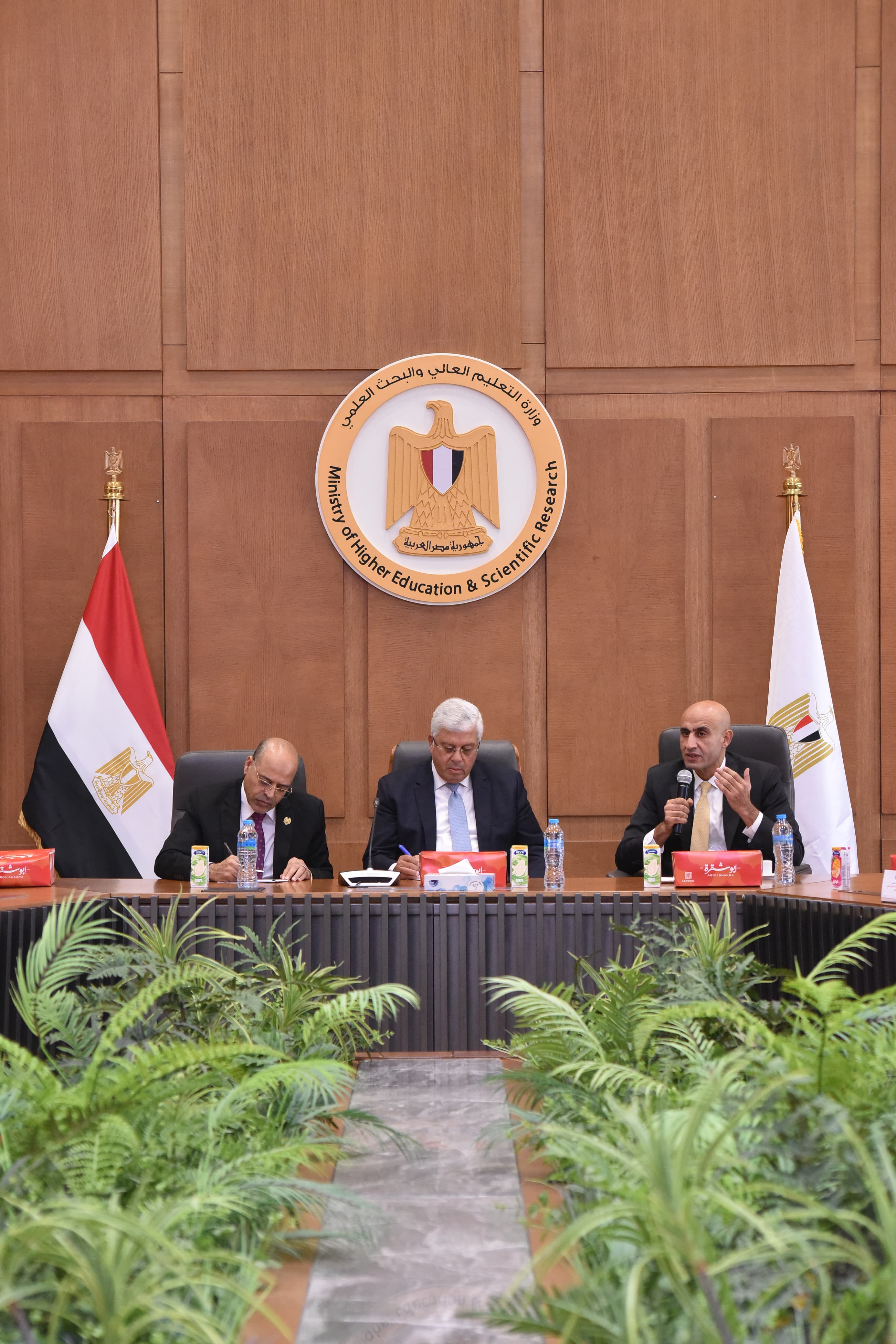 جانب من الاجتماع 