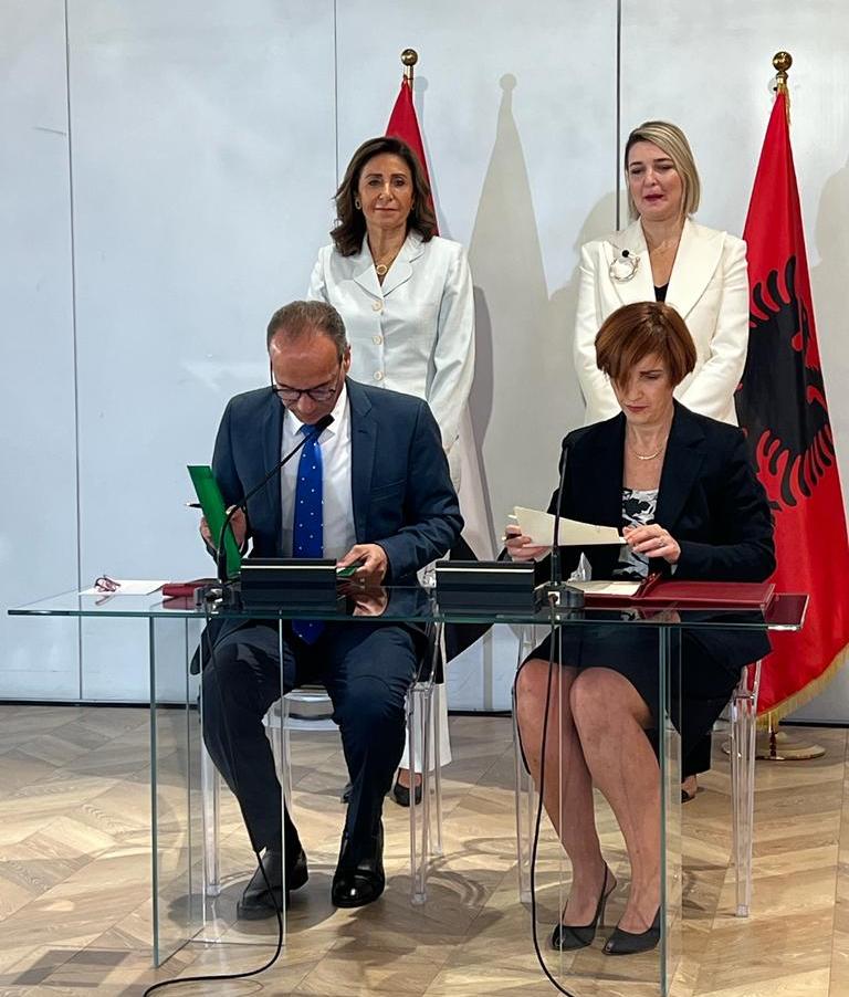 وزيرتا الثقافة المصرية والألبانية تشهدان توقيع بروتوكول تعاون 