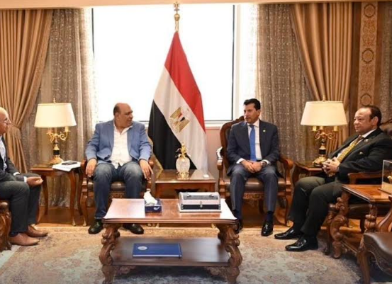  وزير الشباب والرياضة