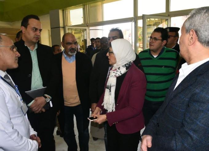 وزيرة الصحة تتفقد وحدة الدبابية تمهيدًا لدخولها منظومة التامين