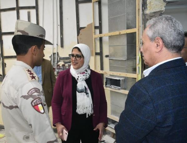 وزيرة الصحة تتفقد وحدة الدبابية تمهيدًا لدخولها منظومة التامين