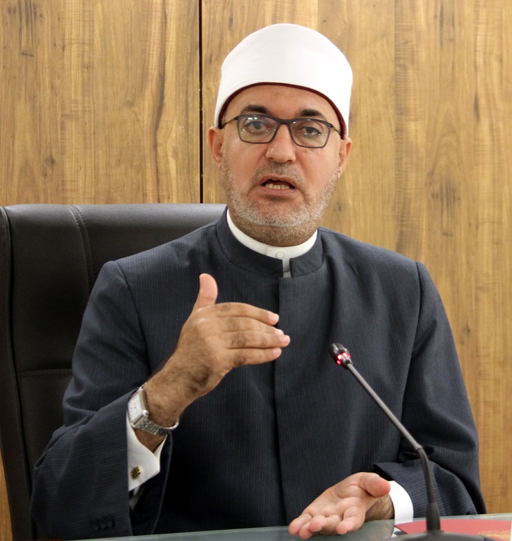 د نظير عياد
