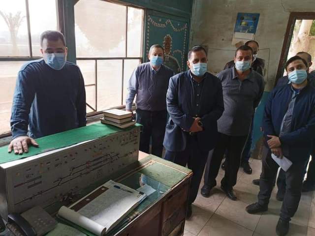   رئيس هيئة السكة الحديد يتفقد العاملين علي خط القاهرة/امبابة/الجيزة/بولاق/بشتيل/وردان