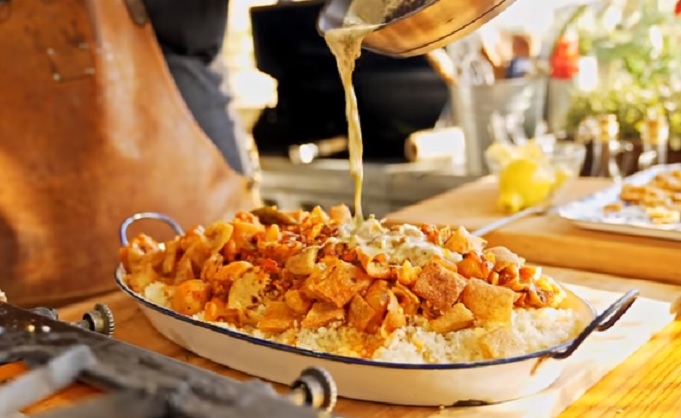 اكلة وحوش فتة كوارع للناس الاكيله بالفيديو لملاك اللحمة