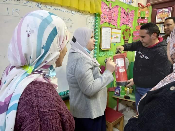 امل مبروك تتابع استعدادات مدارس ابو النمرس لنصف العام