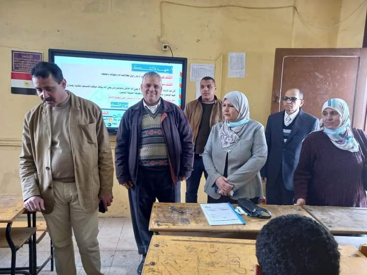 امل مبروك تتابع استعدادات مدارس ابو النمرس لنصف العام