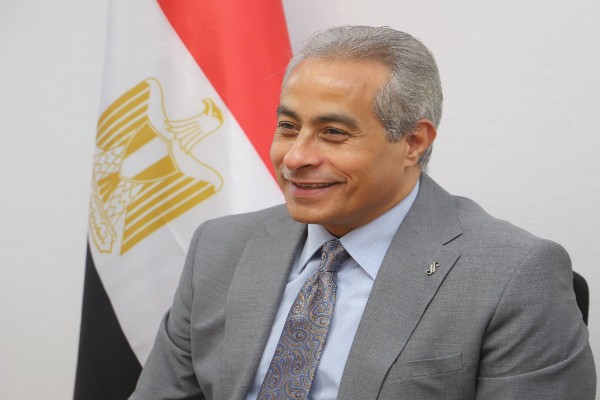 شحاتة: الأحد المقبل إجازة مدفوعة الأجر للعاملين فى القطاع الخاص