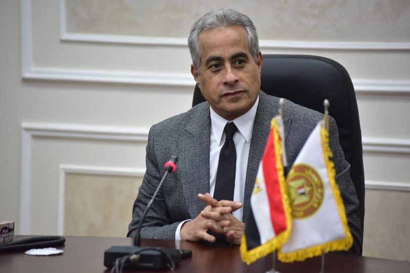 حسن شحاتة وزير العمل