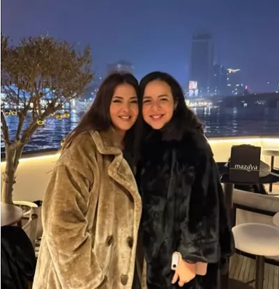 إيمي سمير غانم وشقيقتها دنيا 