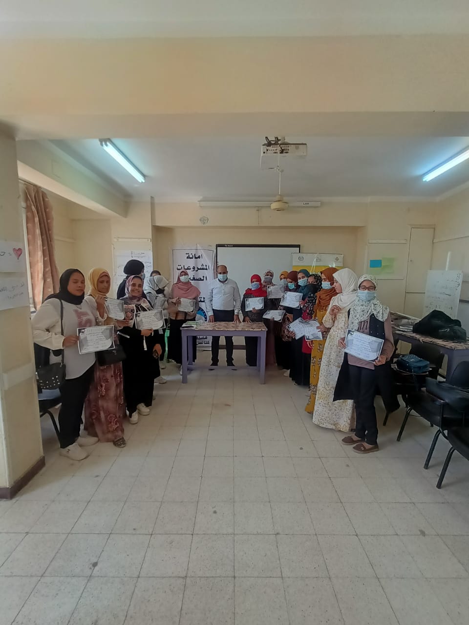 مستقبل وطن الأقصر وجهاز تنمية المشروعات يواصلان تنفيذ البرنامج التدريبية إبدأ مشروعك ) بتدريب ١٩ سيدة علي ريادة الأعمال بارمنت 