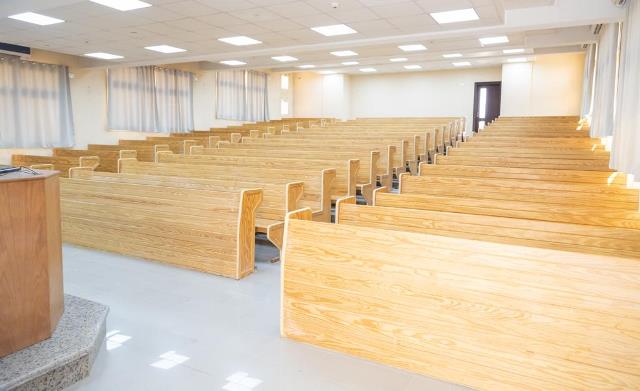 تعرف على أقسام وتخفيضات كلية الألسن بالجامعة المصرية الروسية.. صور