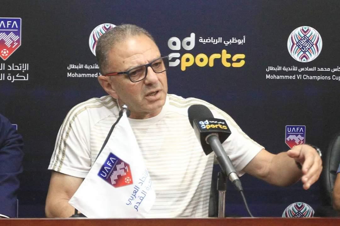 طلعت يوسف اثناء المؤتمر الصحفي 