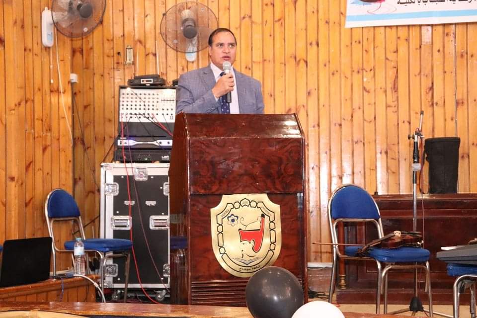 الدكتور أحمد عزيز رئيس جامعة سوهاج 