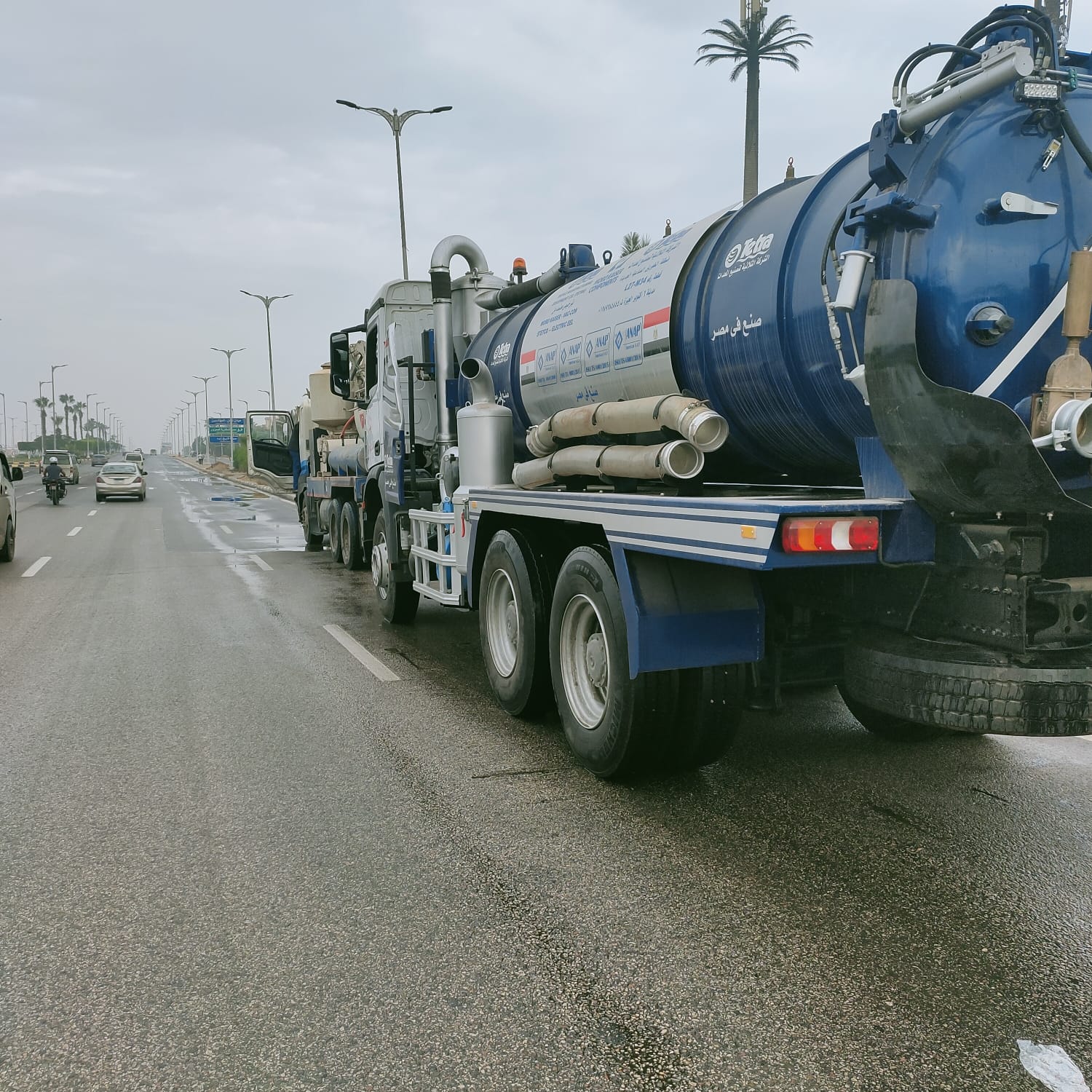 وزير الإسكان يتابع مع مسئولي أجهزة المدن الجديدة تطبيق خطة الطوارئ لمواجهة الأمطار الغزيرة 