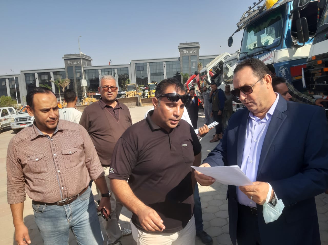 وزير الإسكان يتابع مع مسئولي أجهزة المدن الجديدة تطبيق خطة الطوارئ لمواجهة الأمطار الغزيرة 