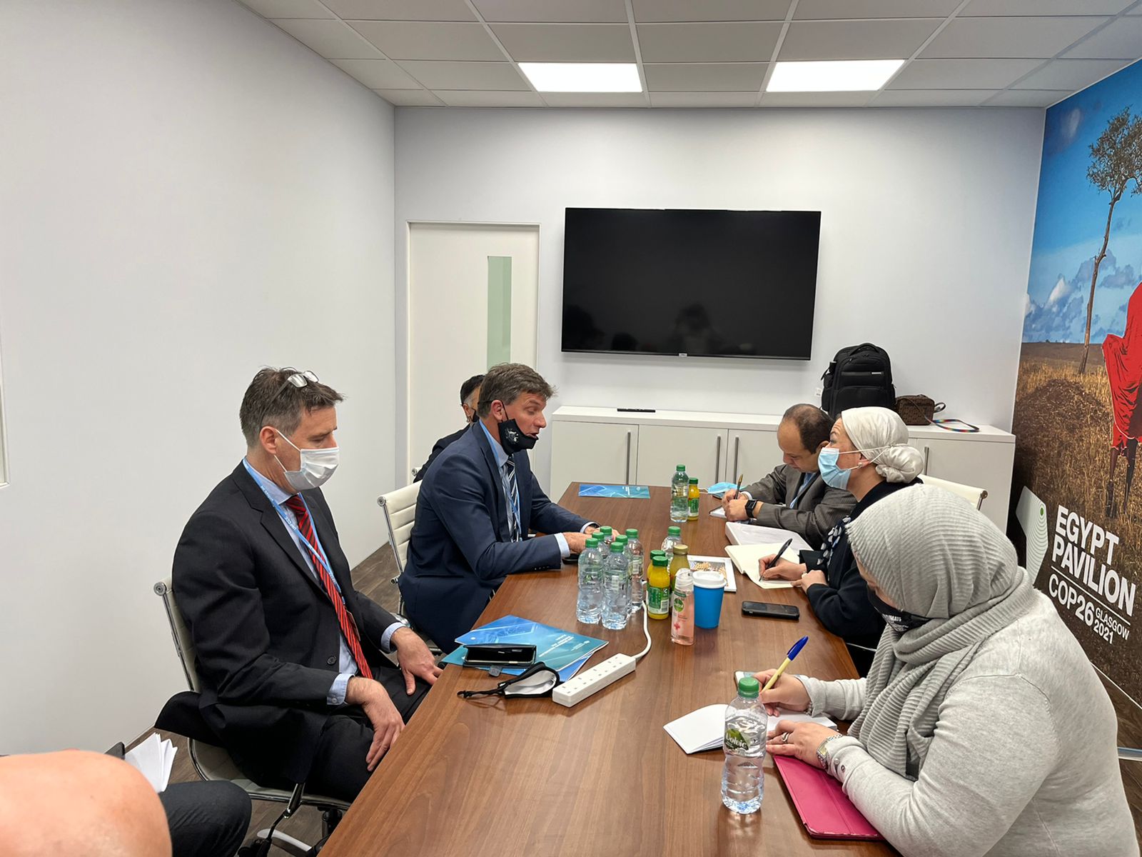  وزيرة البيئة تبحث مع  وزير الصناعة والطاقة  الأسترالي  نقل التكنولوجيا منخفصة السعر والكربون  بين البلدين 