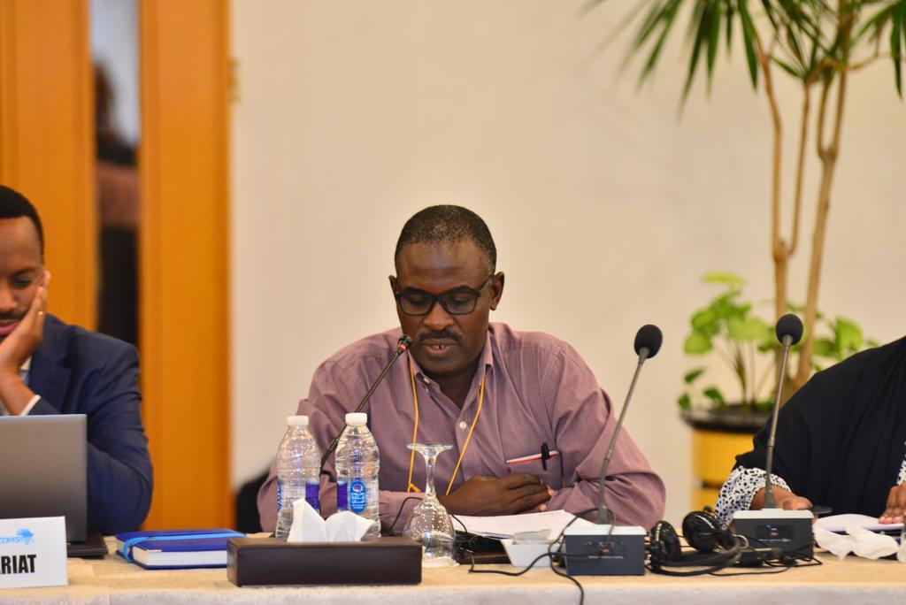 وزير الطيران : ضرورة مواصلة الجهود من أجل تطوير قطاع النقل الجوي