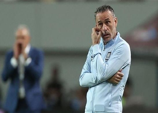 باولو بينتو مدرب كوريا الجنوبية