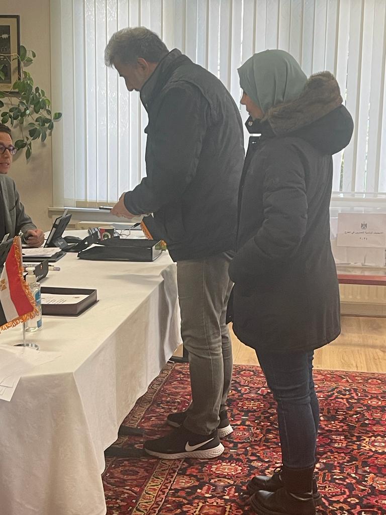 هولندا ... مشاركة كثيفة للمرأة بثاني أيام الانتخابات الرئاسية بال