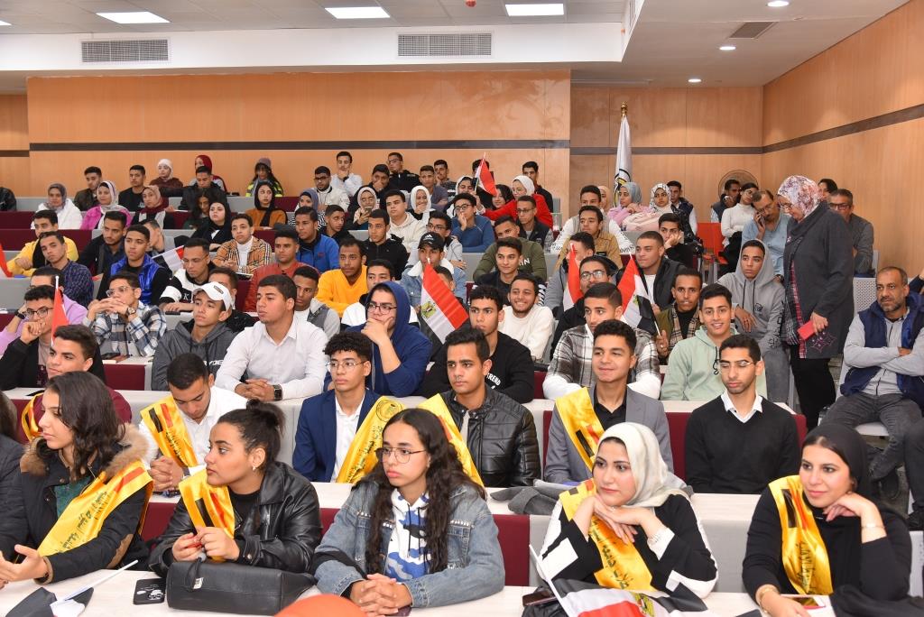 رئيس جامعة أسيوط يشارك فى الندوة التثقيفية بالجامعة الاهلية