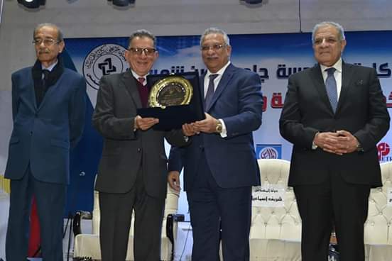تكريم القيادات الهندسية بجمعية خريجي هندسة عين شمس