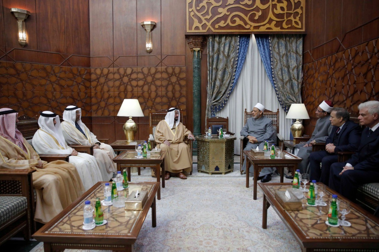 حاكم الشارقة: التعليم الأزهري طوق النجاة الوحيد من الإرهاب الذي يفتك بالعالم