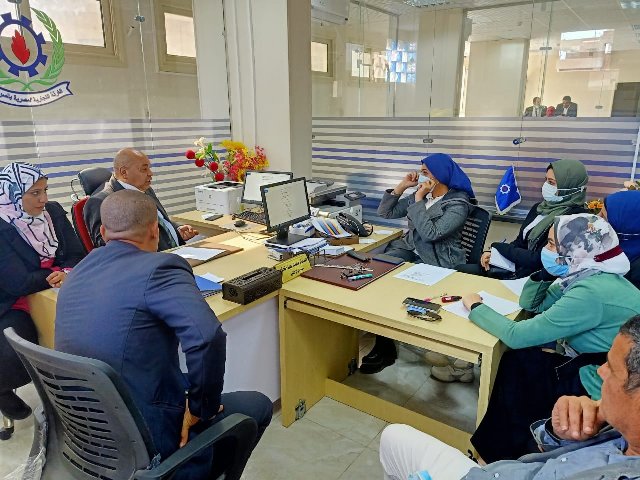 دورة تدريبة لموظفى الغرفة التجارية لتقديم الإقرار الضريبي إلكترونيا بالسويس
