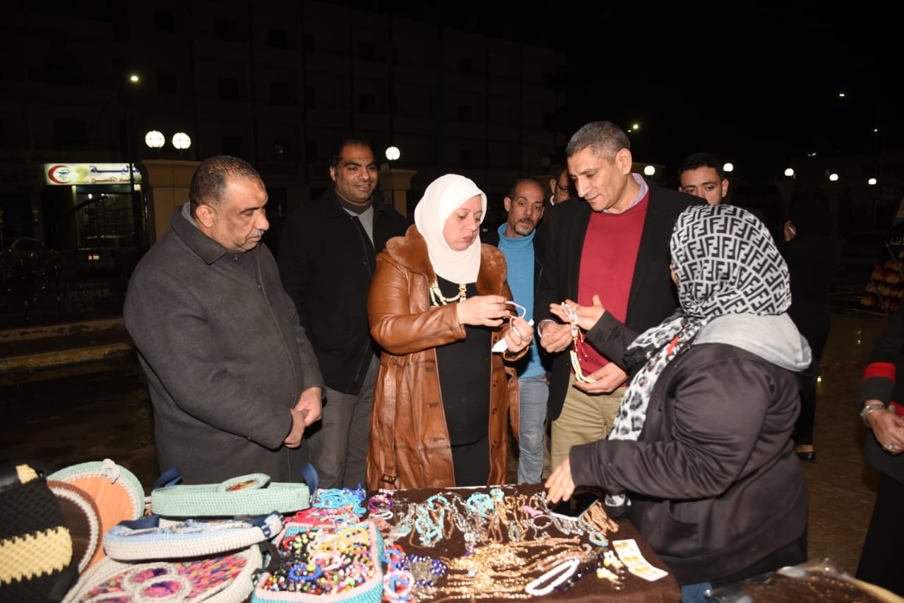 جلسة نقاشية لريادة الأعمال والمشروعات الصغيرة بمطروح
