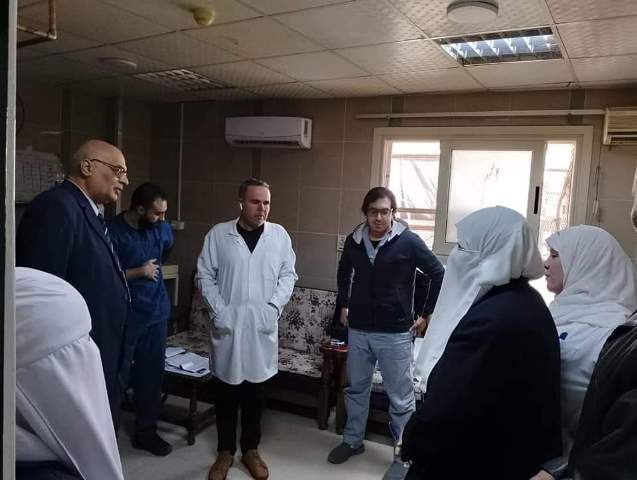 مدير التأمين الصحى يفاجئ مستشفى المبرة بالزقازيق 