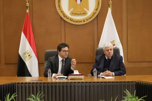 الوزيران خلال الاجتماع