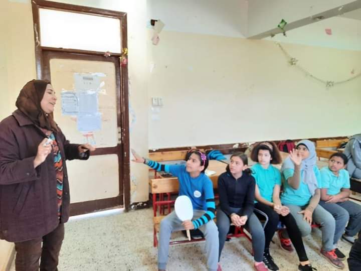 جلسة ارشادية عن لغة الجسد بمدرسة الفيروز الرسمية للغات بشرم الشيخ